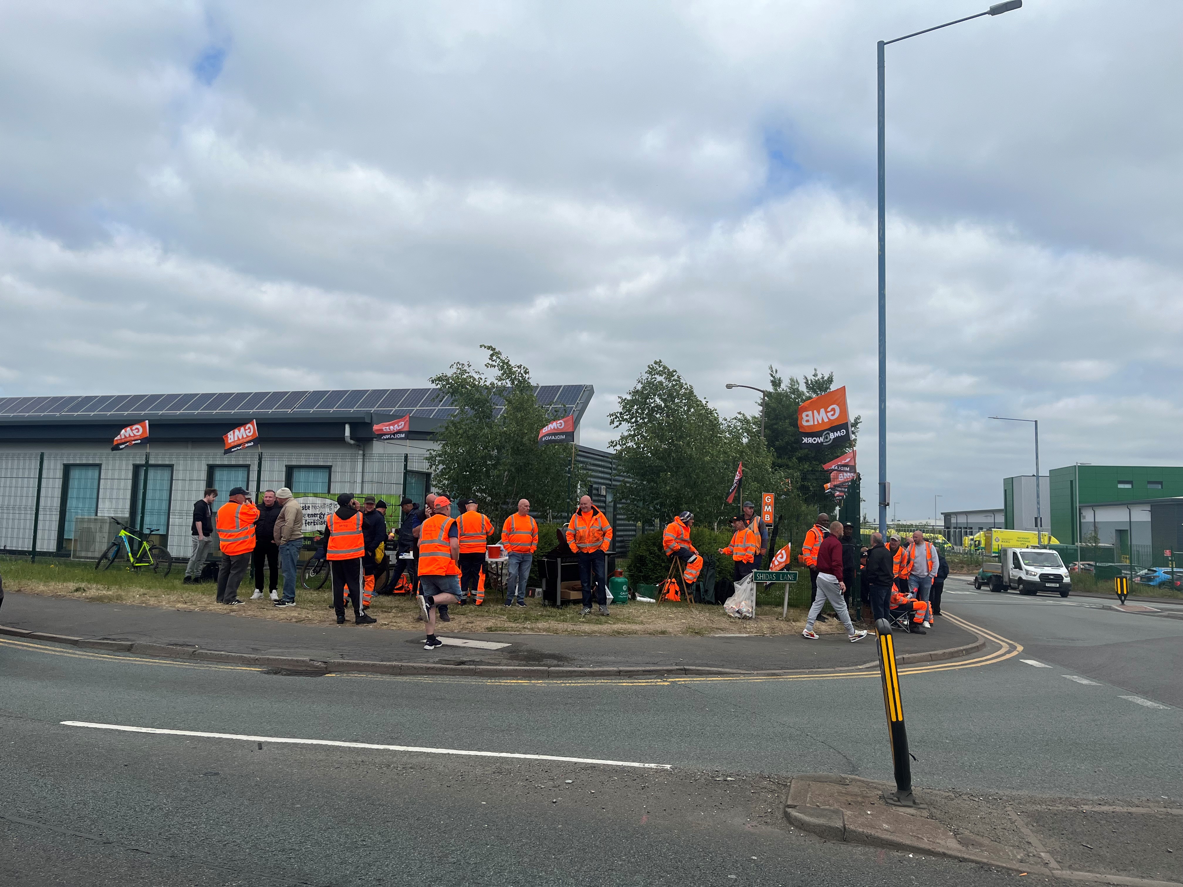 Bin workers in Sandwell striking for third week News Free Radio